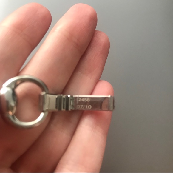 *SOLD* Authentic Gucci Silver Watch - Picture 5 of 9